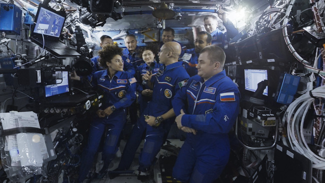 船外活動の様子も初登場！VR動画「Space Explorers: The ISS Experience」エピソード 3「auスマートパスプレミアム」限定で11/29配信開始